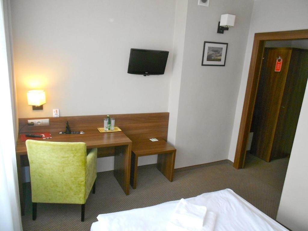 זיילונה גאורה Hotel Srodmiejski חדר תמונה