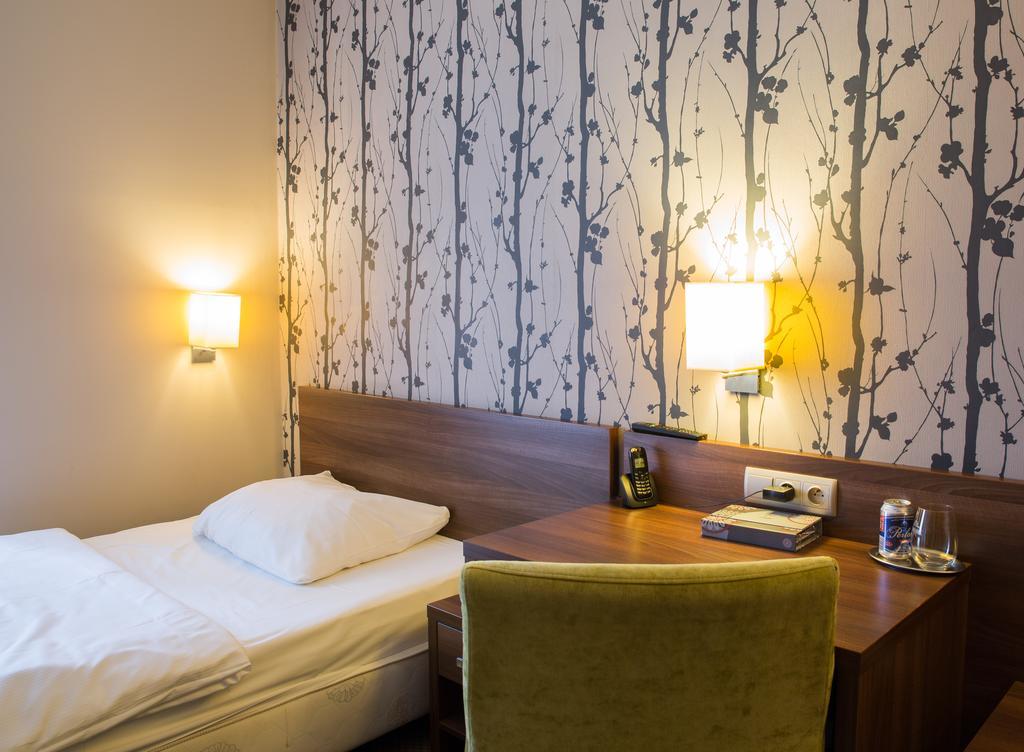 זיילונה גאורה Hotel Srodmiejski מראה חיצוני תמונה