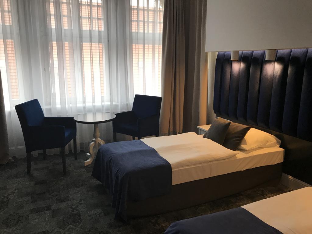 זיילונה גאורה Hotel Srodmiejski מראה חיצוני תמונה