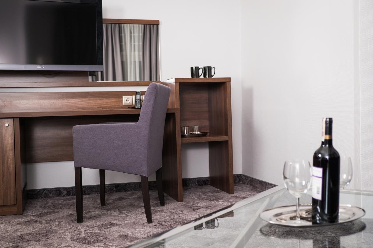 זיילונה גאורה Hotel Srodmiejski מראה חיצוני תמונה